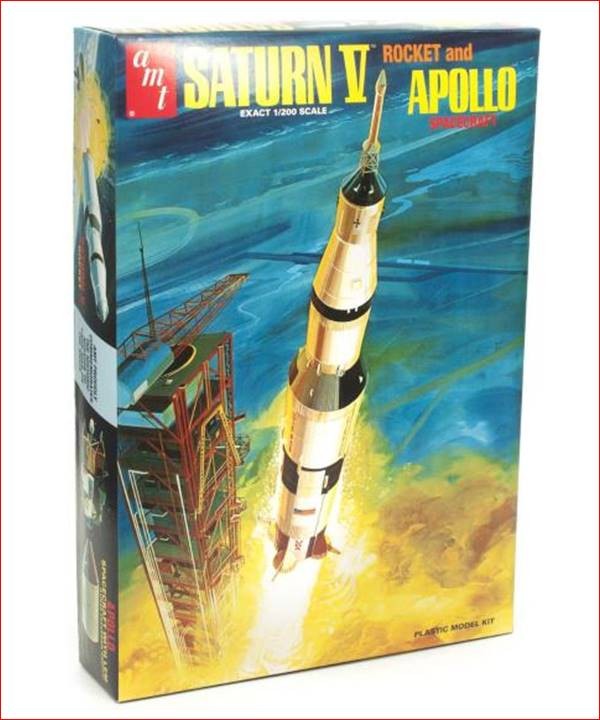 SATURN V ROCKET 1:200 SCALE MODEL KIT